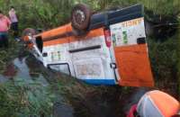 Tragédia no Paraná. Ambulância cai em açude; médica, motorista e paciente morrem