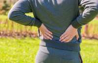 Alongamento lombar: Exercícios acabam com a dor nas costas. Confira!