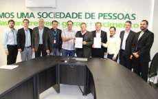 Sicredi assina conv&ecirc;nio para oferecer mais uma solu&ccedil;&atilde;o de garantia de cr&eacute;dito em benef&iacute;cio de micro e pequenas empresas