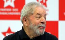 Lula d&aacute; sinais de que pode assumir presid&ecirc;ncia do PT