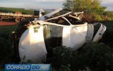 Um morre outro fica gravemente ferido ap&oacute;s capotamento na PR 239