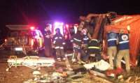 Motorista fica ferido ao capotar carreta na BR- 467