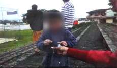 Bab&aacute; da maconha para crian&ccedil;a de 3 anos fumar no Paran&aacute;. Imagem chocou o brasil