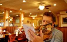 11 truques que restaurantes usam para fazer voc&ecirc; gastar mais dinheiro