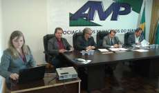 Nova Laranjeiras - Prefeito Lineu cumpre agenda em Curitiba