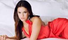 Bruna Marquezine responde boatos sobre novo affair: "Nunca v&atilde;o parar! Isso s&oacute; piora"