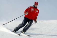 Um ano ap&oacute;s acidente, porta voz ressalta "longa e dura luta" de Schumacher
