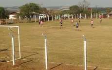 Rio Bonito - Etapas de ilumina&ccedil;&atilde;o de espa&ccedil;os esportivos &eacute; iniciada no Campo do Bugre