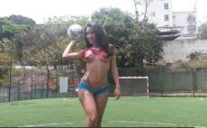 Apresentadora que ficou nua na TV por sele&ccedil;&atilde;o venezuelana desafia sele&ccedil;&atilde;o de Dunga: &lsquo;me motivem&rsquo;