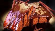 Bolo de chocolate sem farinha mais f&aacute;cil do mundo, confira!