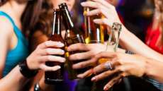&Aacute;lcool &eacute; 'porta de entrada' para outras drogas, aponta pesquisa