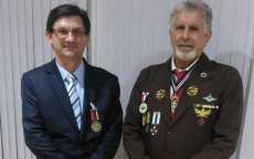 Campo Bonito - Prefeito Toninho &eacute; homenageado pela Academia Sul Brasileira de Medalh&iacute;stica Militar