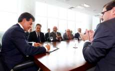 Beto Richa autoriza implanta&ccedil;&atilde;o de novo Laborat&oacute;rio de Produ&ccedil;&atilde;o de Medicamentos