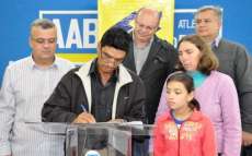 Laranjeiras - Governo Municipal beneficia 21 famílias do interior e assegura 489 moradias em menos de dois anos