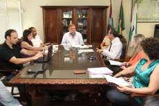 Vice-governador e secret&aacute;rio da Educa&ccedil;&atilde;o Flavio Arns em reuni&atilde;o