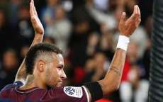 Neymar come&ccedil;a a conquistar Paris com dan&ccedil;as e gols