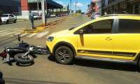 Pinh&atilde;o - Colis&atilde;o envolvendo um carro e uma moto no centro da cidade