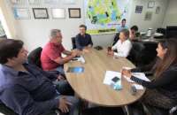 Laranjeiras -  Em Curitiba, Ivan Theo apresenta demandas do Provopar e recebe doações de chocolates para campanha da páscoa