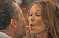 'Haja Cora&ccedil;&atilde;o': Tancinha e Apolo reproduzem cena de filme em jantar rom&acirc;ntico