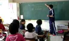 Parece brincadeira, mas as crian&ccedil;as fazem at&eacute; isso nas escolas do Jap&atilde;o! 2 minutos de aprendizado. Veja o v&iacute;deo