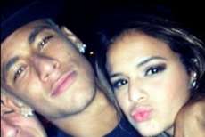 Neymar terminou com Bruna Marquezine por telefone