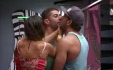 BBB 14 - Tri&acirc;ngulo amoroso: Marcelo e Junior quase saem no tapa