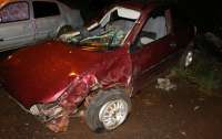 Nova Laranjeiras - Motorista perde o controle da direção de Corsa, sofrendo acidente
