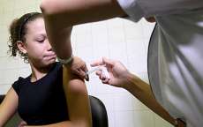 Minist&eacute;rio da Sa&uacute;de amplia vacina&ccedil;&atilde;o contra HPV para adultos at&eacute; 26 anos