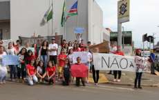 Pinh&atilde;o - Alunos protestam contra a MP 746