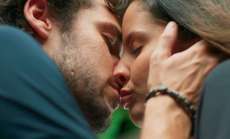 'Malha&ccedil;&atilde;o': Nanda e Renato se beijam