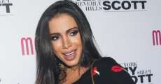 Arrependida, Anitta procura cirurgi&atilde; pl&aacute;stica para reverter 'bico de pato'