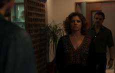'Justi&ccedil;a': Vicente surpreende Elisa em sua casa