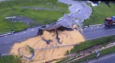 Acidente interdita estrada para o Litoral do Paran&aacute;
