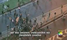 &Acirc;ncora do SBT chama imagens do helic&oacute;ptero da Globo; assista