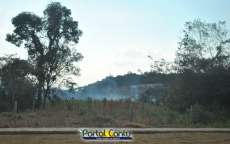 Laranjeiras - Fogo em vegetação é atendido pelos bombeiros próximo ao Lago 2