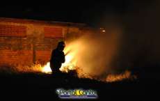Laranjeiras - Incêndio ambiental de grandes proporções atinge beiral de residências