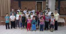 Pinh&atilde;o - Equipe de Capoeira ministra oficina em Vargem Bonita
