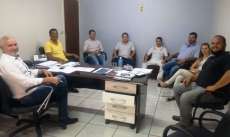 Guarania&ccedil;u - Vereadores participam de reuni&atilde;o com o prefeito para tratar de assuntos referentes &agrave; sa&uacute;de