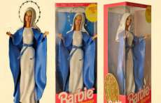 Artistas causam pol&ecirc;mica ao transformar Barbie em santas