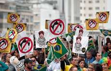 Facebook tira do ar p&aacute;gina de grupo Anti-Dilma por 'conte&uacute;do impr&oacute;prio'