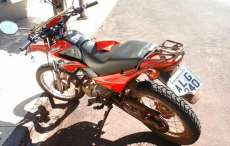 Laranjeiras - Acidente envolvendo moto e caminhonete é registrado no centro
