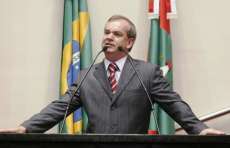 Deputado prop&otilde;e 'juramento' a novos motoristas