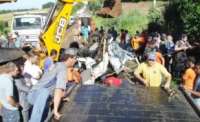 Quedas - Buraco na pista causa grave acidente na PR 484