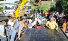 Quedas - Buraco na pista causa grave acidente na PR 484