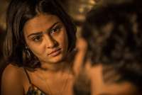 'Velho Chico': Ol&iacute;via seduz Miguel de camisola, mas pede calma para primeira vez