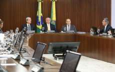 Senador diz que 'popula&ccedil;&atilde;o' precisa entender a reforma da Previd&ecirc;ncia