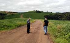 Guarania&ccedil;u - DER realiza levantamento no asfalto do &ldquo;Belarmino&rdquo;