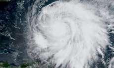 Maria se transforma de novo em furac&atilde;o enquanto se afasta da costa dos EUA
