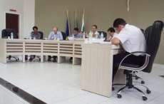 Guarania&ccedil;u - C&acirc;mara de Vereadores extingue cargos em comiss&atilde;o