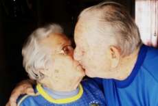 Paran&aacute; - Casal completa 70 anos de uni&atilde;o e ap&oacute;s 17 Copas junto aposta no Brasil